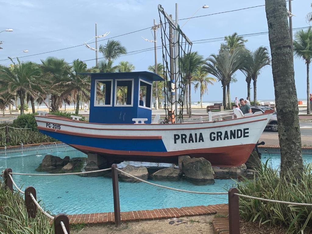 Grande: Spacious Beachfront Comfort With High-speed Wi-fi Apartment Praia Grande (Santos)