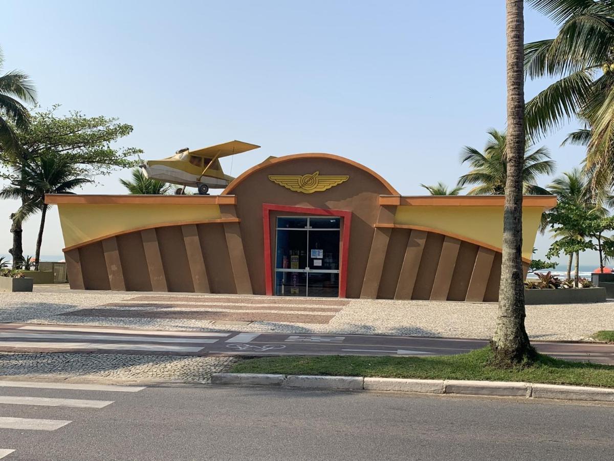 Grande: Spacious Beachfront Comfort With High-speed Wi-fi Praia Grande (Santos)